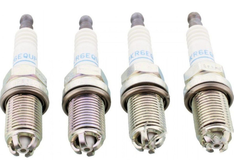 شمع چهار پلاتین بوش آلمانی به اصالت کالا اصل