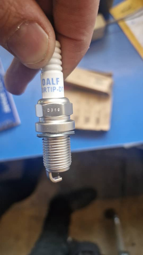 شمع سوزنی ایریدیوم پایه کوتاه DALfمخصوص ماشین های توربو کد ۷