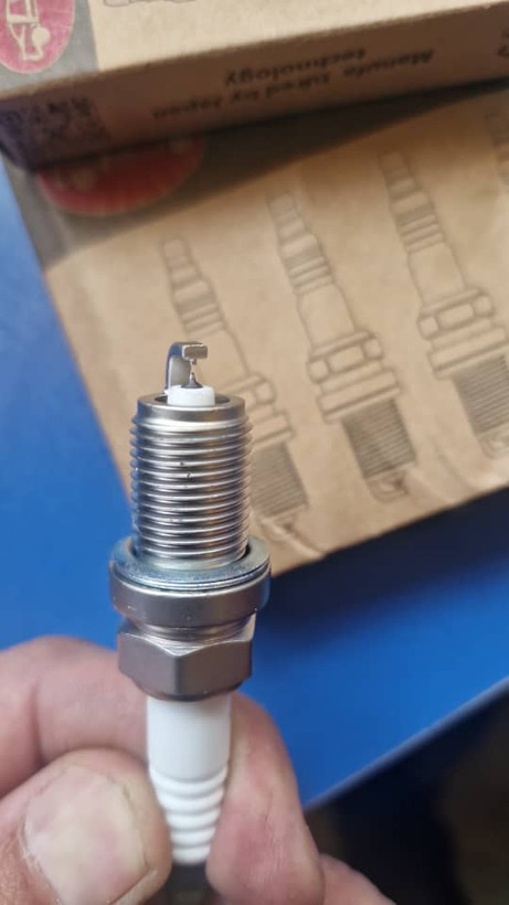 شمع سوزنی ایریدیوم پایه کوتاه DALfمخصوص ماشین های توربو کد ۷