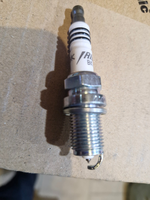 شمع سوزنی ایریدیوم پایه کوتاه توربو کد ۷ NGK کد BKR7EIX-2667اصل